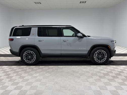 Limestone paint 2025 Rivian R1S Adventure trim