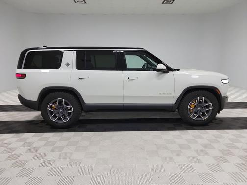 2024 Rivian R1S Adventure Quad Motor Large Pack