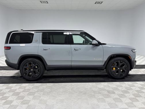 2022 Rivian R1S Launch Edition