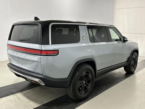 Limestone 2023 Rivian R1S Adventure Package