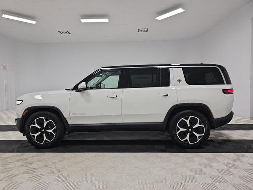 2023 Rivian R1S Adventure