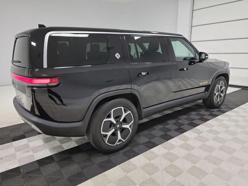 2023 Rivian R1S Launch Edition