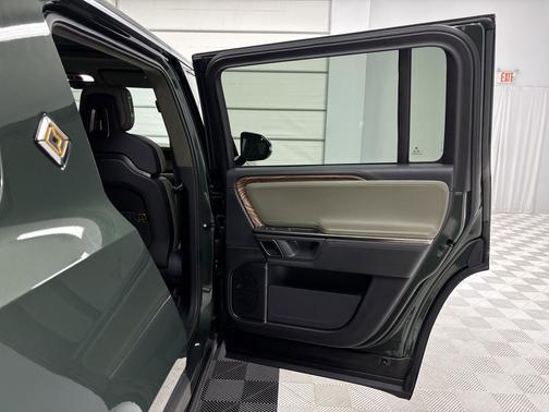 2023 Rivian R1S Adventure