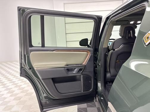 2023 Rivian R1S Adventure