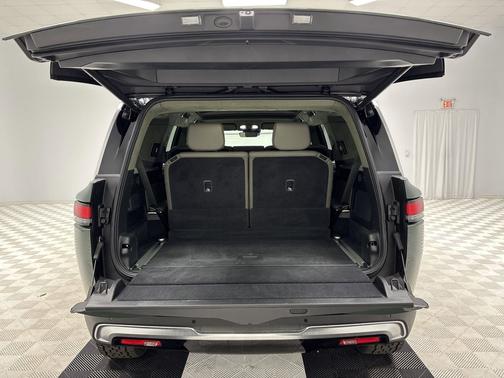 2023 Rivian R1S Adventure