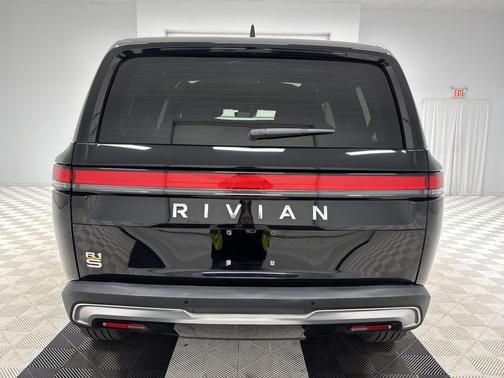 Midnight 2024 Rivian R1S Adventure Quad Motor Large Pack