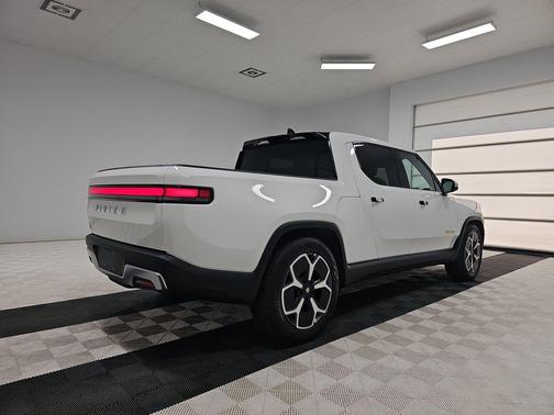 2022 Rivian R1T Adventure