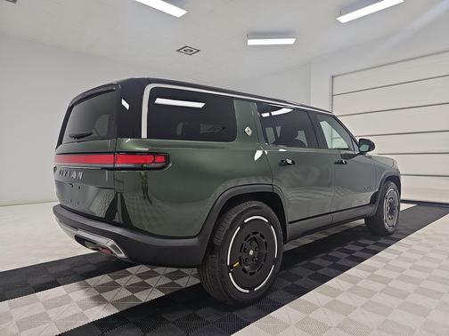 2025 Rivian R1S Adventure trim