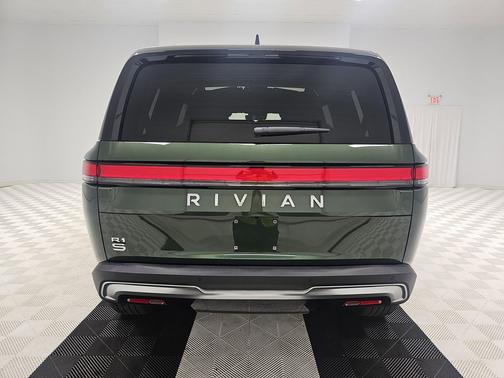 2025 Rivian R1S Adventure trim