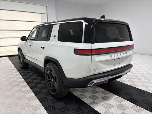 2023 Rivian R1S Adventure