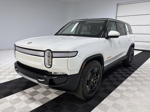 2023 Rivian R1S Adventure