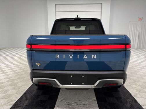 2023 Rivian R1T Adventure Quad Motor Large Pack