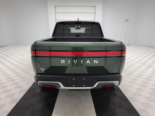 2024 Rivian R1T Adventure Package