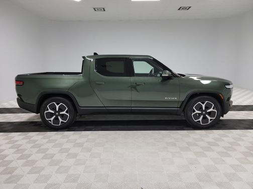 2024 Rivian R1T Adventure Package