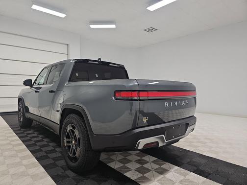 2023 Rivian R1T Adventure Quad Motor Large Pack