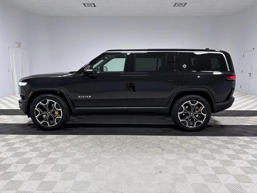 Midnight 2023 Rivian R1S Adventure