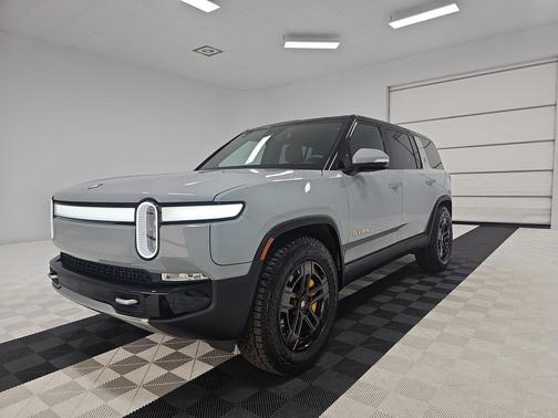 2024 Rivian R1S Adventure Quad Motor Large Pack