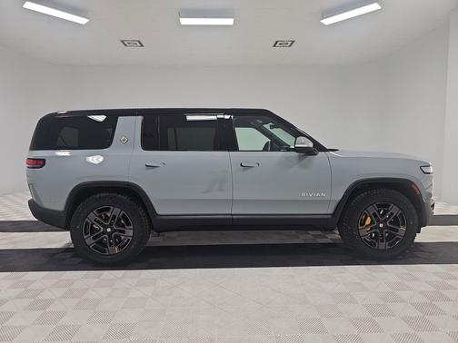 2024 Rivian R1S Adventure Quad Motor Large Pack