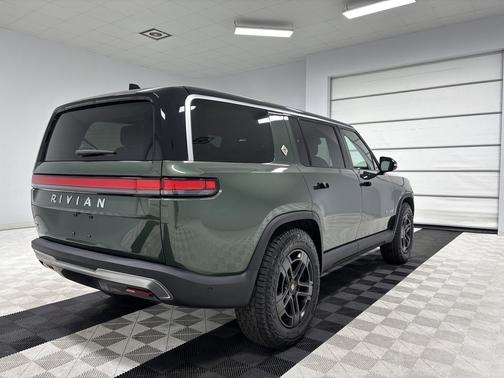 2024 Rivian R1S Adventure Package