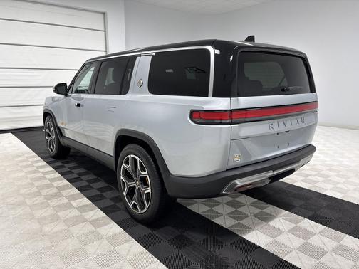 2023 Rivian R1S Launch Edition