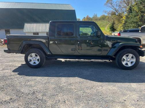 Sarge Green Clearcoat 2022 Jeep Gladiator Sport S