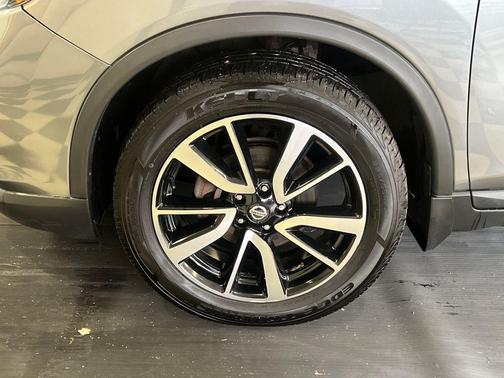 Gun Metallic 2020 Nissan Rogue SL