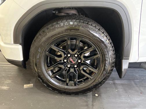 Summit White 2024 GMC Sierra 1500 Pro
