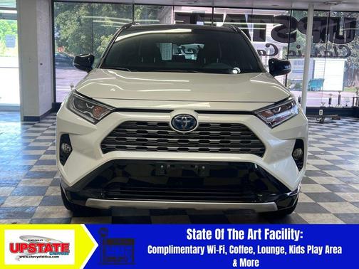 2020 Toyota RAV4 Hybrid SE
