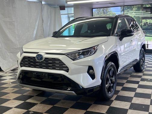 2020 Toyota RAV4 Hybrid SE