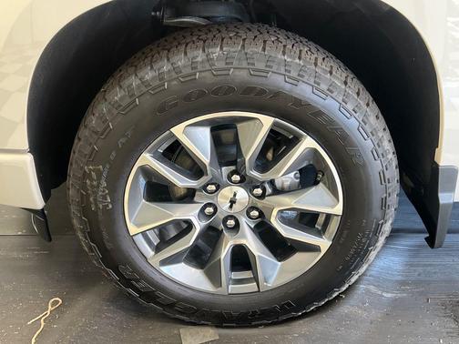 White Sands 2026 Chevrolet Silverado 1500 RST