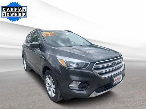 Photo 1 of 44 of 2018 Ford Escape SE