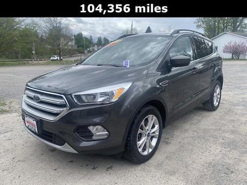 Photo 2 of 44 of 2018 Ford Escape SE