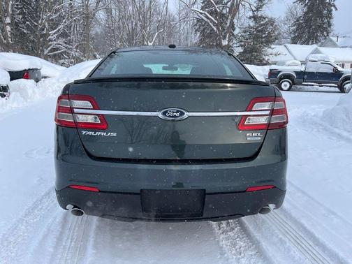 2016 Ford Taurus SEL