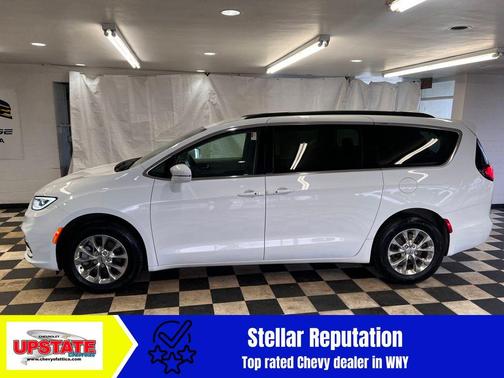 2022 Chrysler Pacifica Touring L