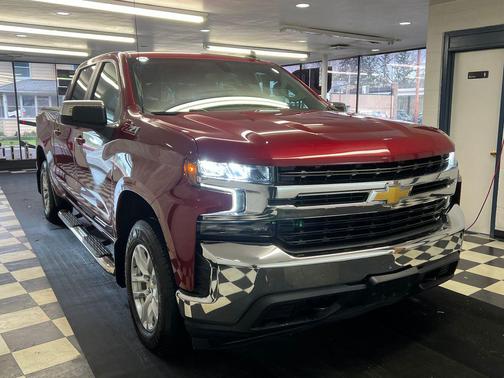 Cajun Red Tintcoat 2019 Chevrolet Silverado 1500 LT
