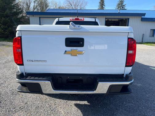 Summit White 2015 Chevrolet Colorado WT