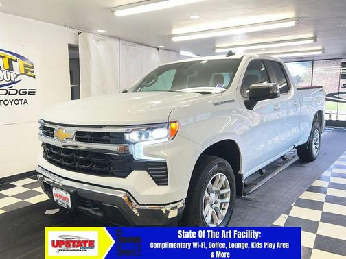 Summit White 2023 Chevrolet Silverado 1500 LT