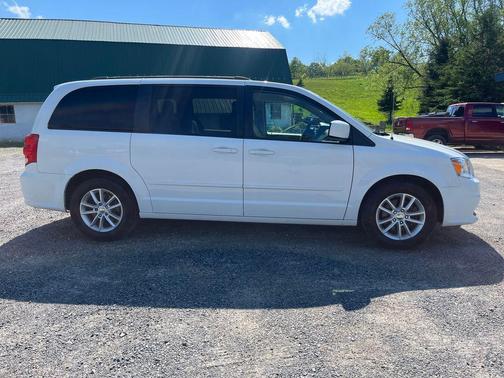 Bright White Clearcoat 2016 Dodge Grand Caravan SXT