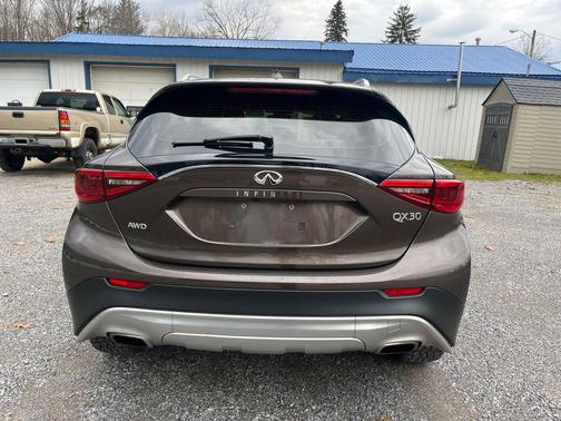 2019 INFINITI QX30 LUXE