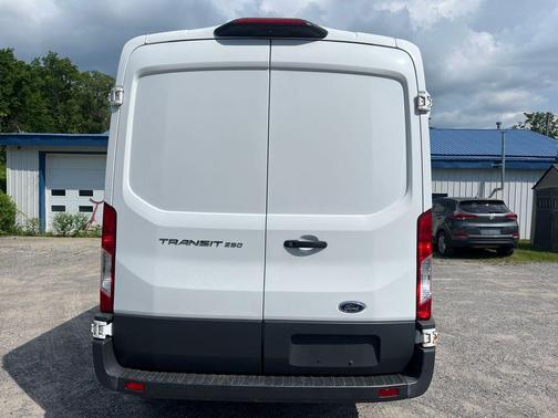 Oxford White 2018 Ford Transit-250 Base