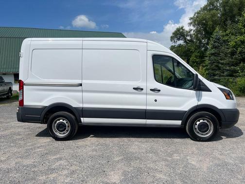 Oxford White 2018 Ford Transit-250 Base