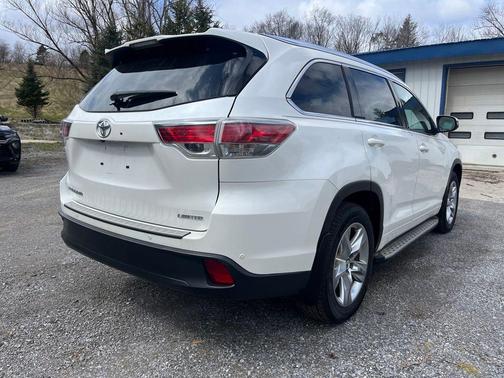 2016 Toyota Highlander Limited Platinum