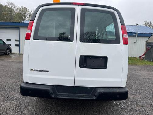 Summit White 2020 Chevrolet Express 2500 Work Van