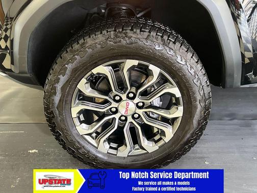 Onyx Black 2025 GMC Canyon Denali