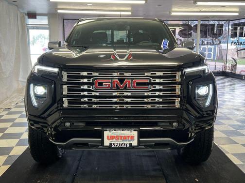 Onyx Black 2025 GMC Canyon Denali