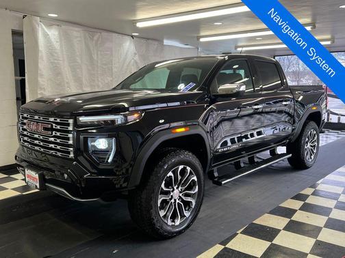 Onyx Black 2025 GMC Canyon Denali