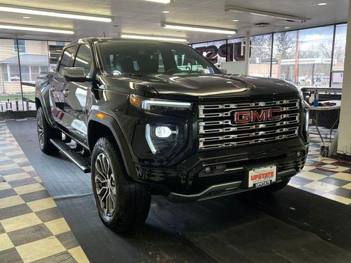 Onyx Black 2025 GMC Canyon Denali
