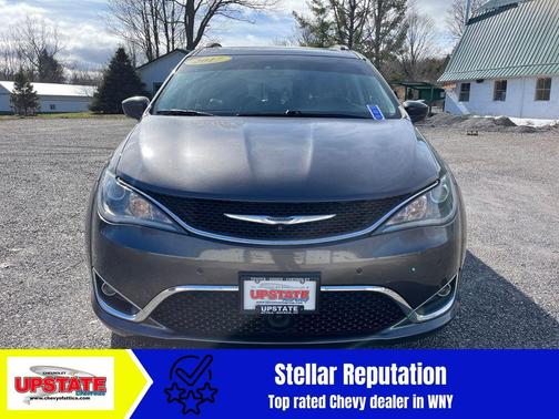 Granite Crystal Metallic Clearcoat 2017 Chrysler Pacifica Touring-L