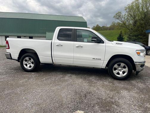 Bright White Clearcoat 2019 RAM 1500 Big Horn
