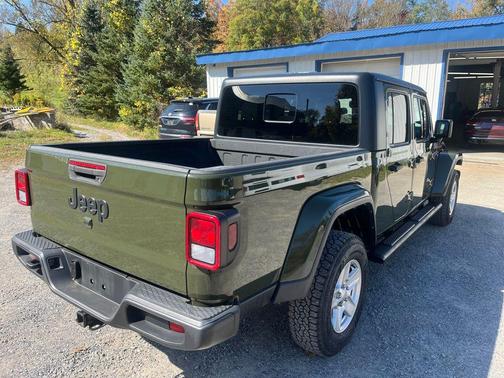 2022 Jeep Gladiator Sport S